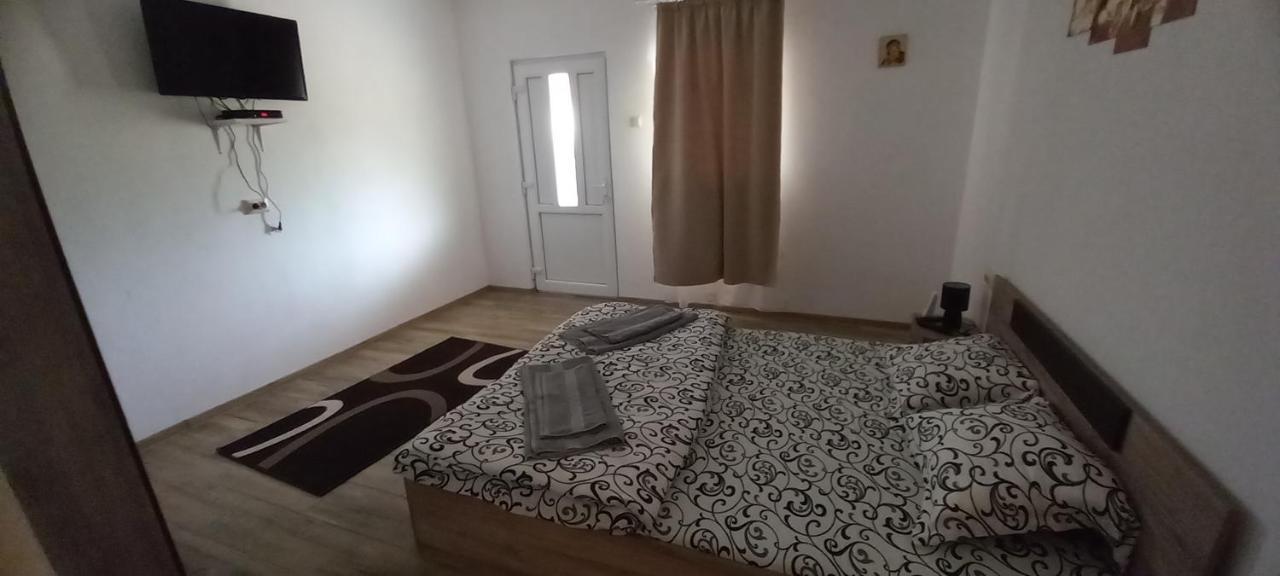 Ieşelniţa Casa Claudiuヴィラ エクステリア 写真