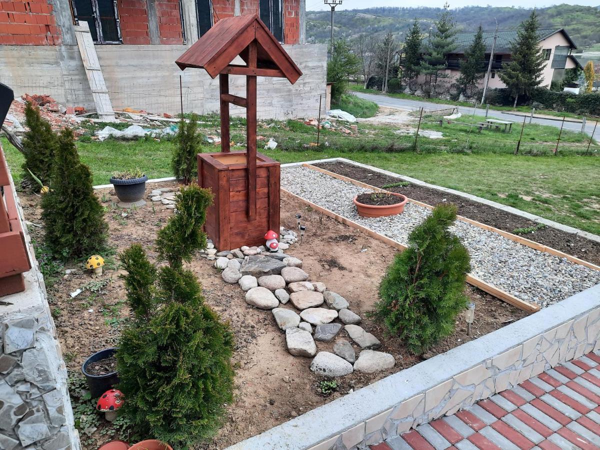 Ieşelniţa Casa Claudiuヴィラ エクステリア 写真